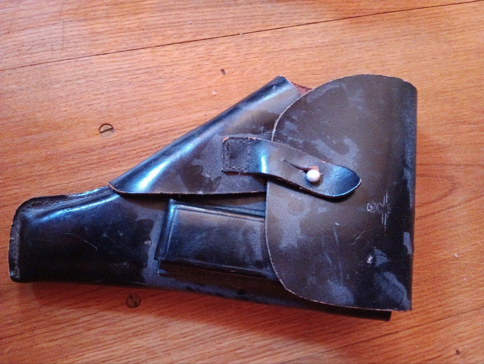 Oud zwart leren pistoolholster (WO2 / Militaria?), Ophalen of Verzenden, Duitsland