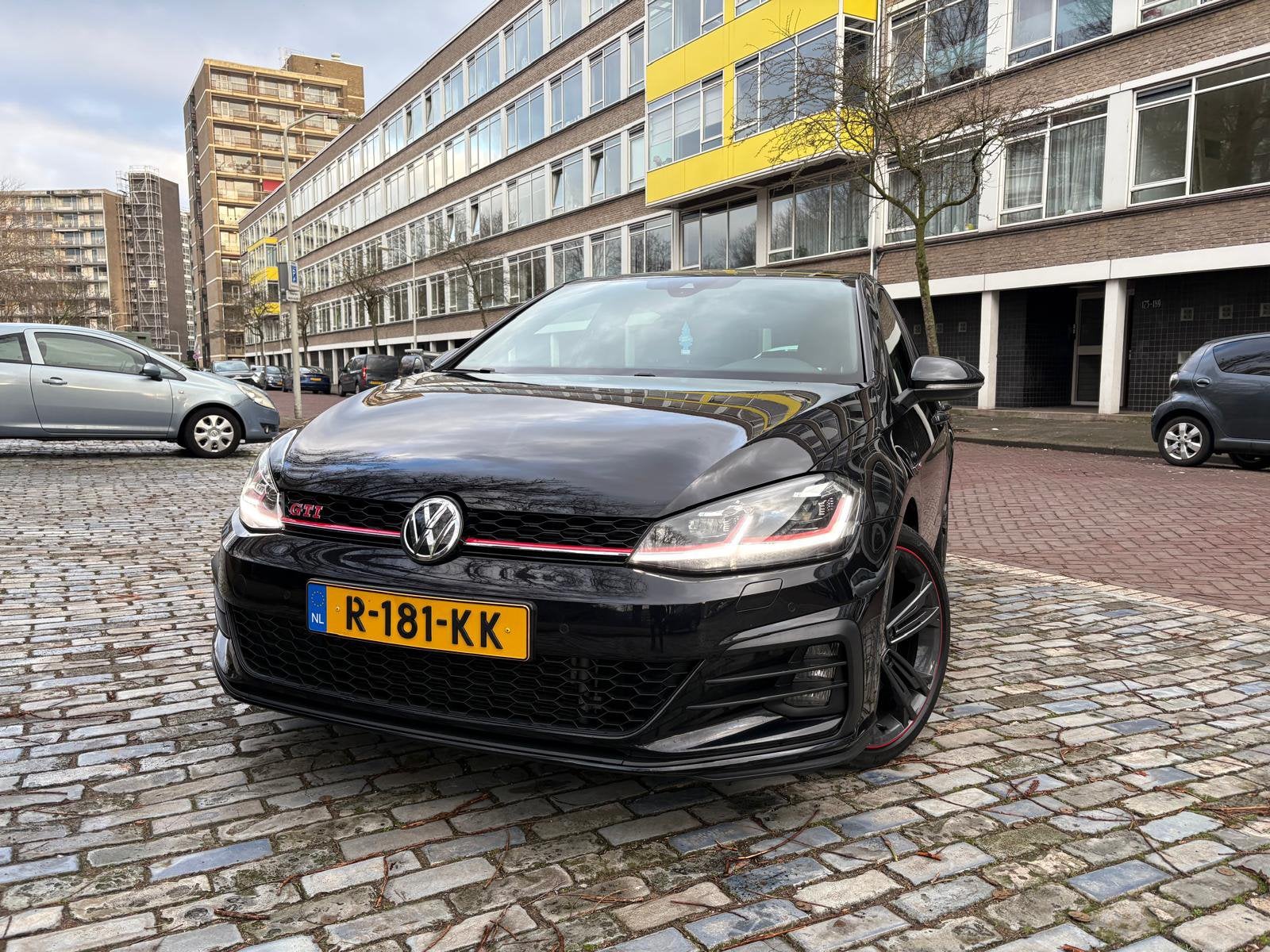 Volkswagen Golf 7.5 GTI 2.0 TSI 245 pk 2017 Zwart, Stof, 4 cilinders, 1984 cc, 1337 kg
