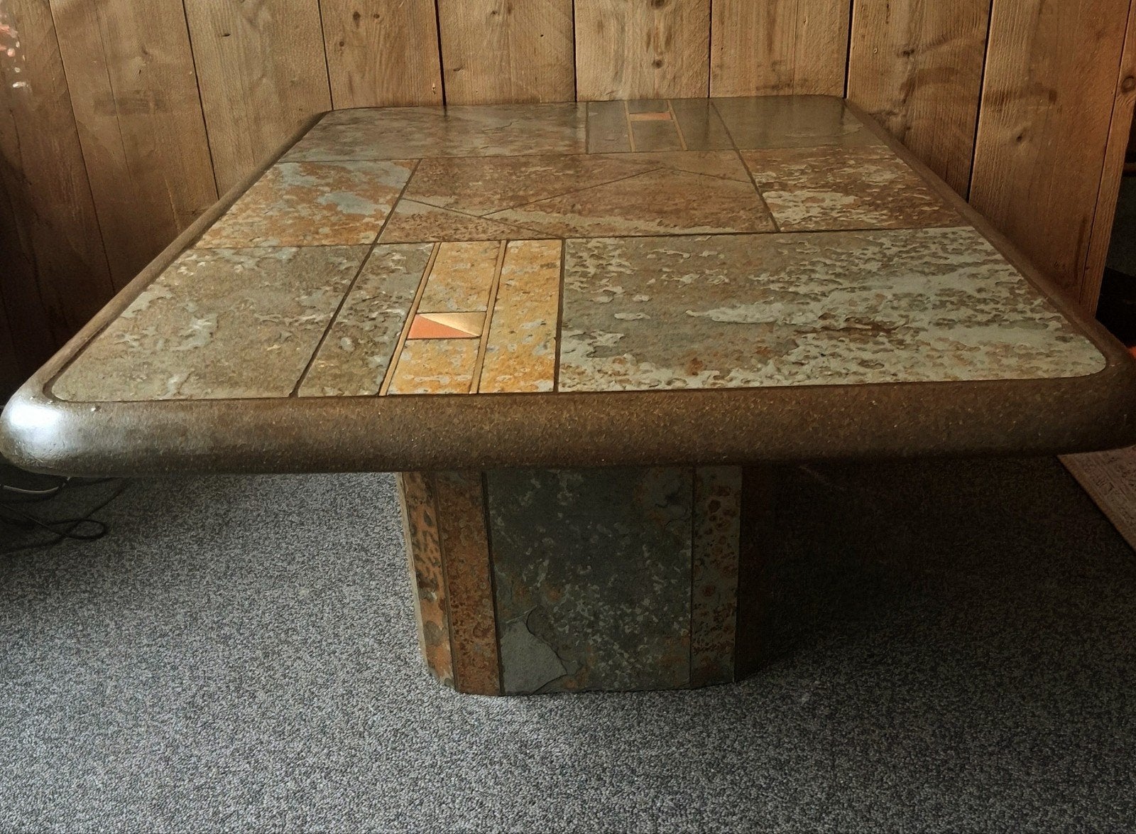 Unieke salontafel met leisteen en messing inleg, Huis en Inrichting, Tafels | Salontafels, Ophalen, 50 – 75, Gebruikt, 100 tot 150 cm