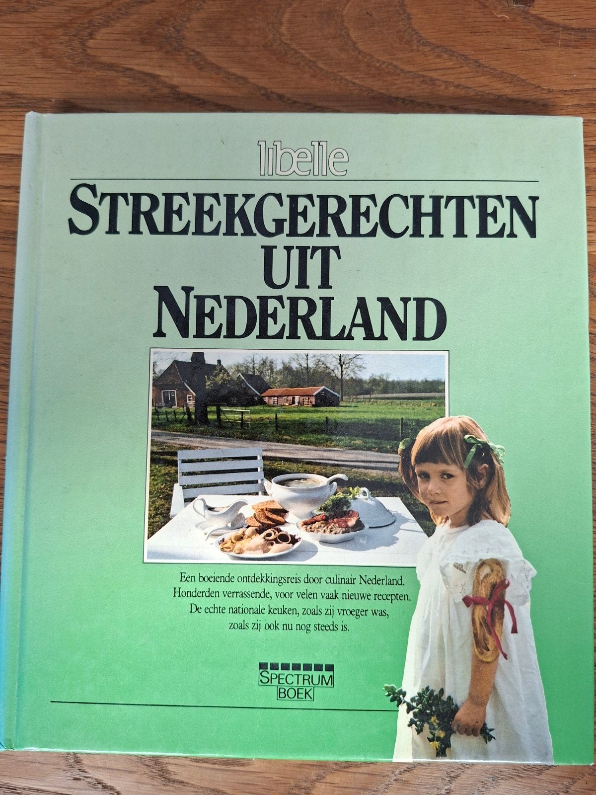 Libelle Streekgerechten uit Nederland Kookboek, Boeken, Voorgerechten en Soepen, Libelle, Ophalen of Verzenden, Zo goed als nieuw