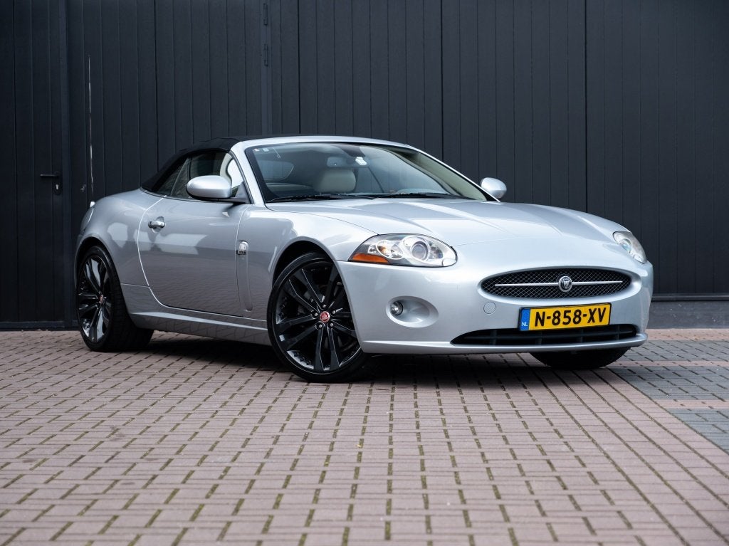 Jaguar XK 4.2 V8 Convertible (bj 2007, automaat), Auto's, Gebruikt, Cabriolet, 4 stoelen, Leder
