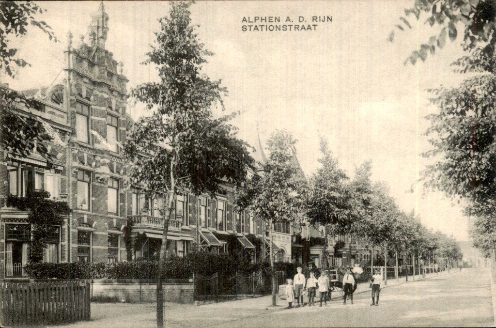 Alphen a.d. Rijn - Stationstraat - Straatgezicht, Ophalen of Verzenden, Voor 1920, Gelopen, Zuid-Holland
