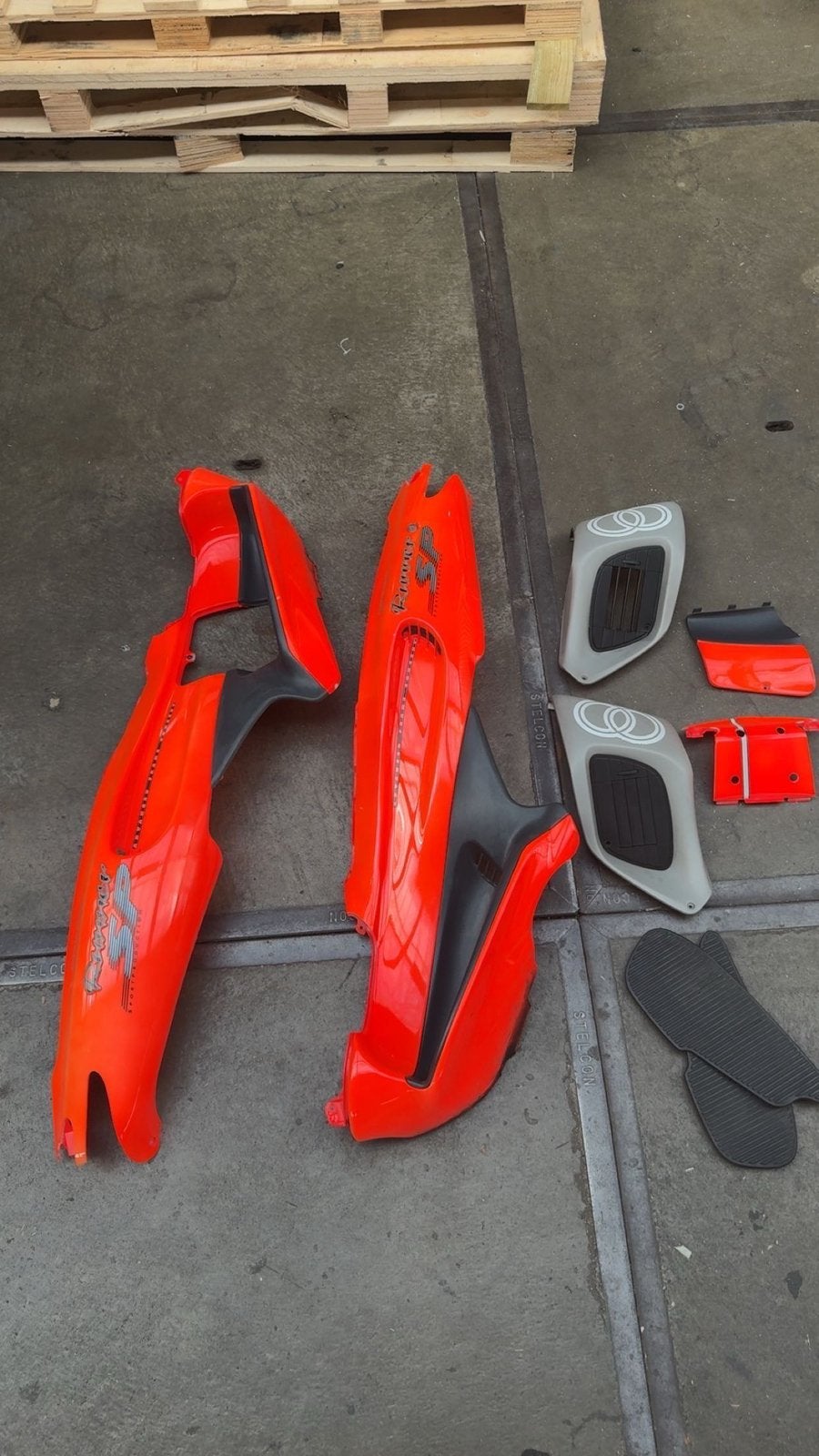 Fluo rosso runner sp kappenset (compleet)!, Ophalen