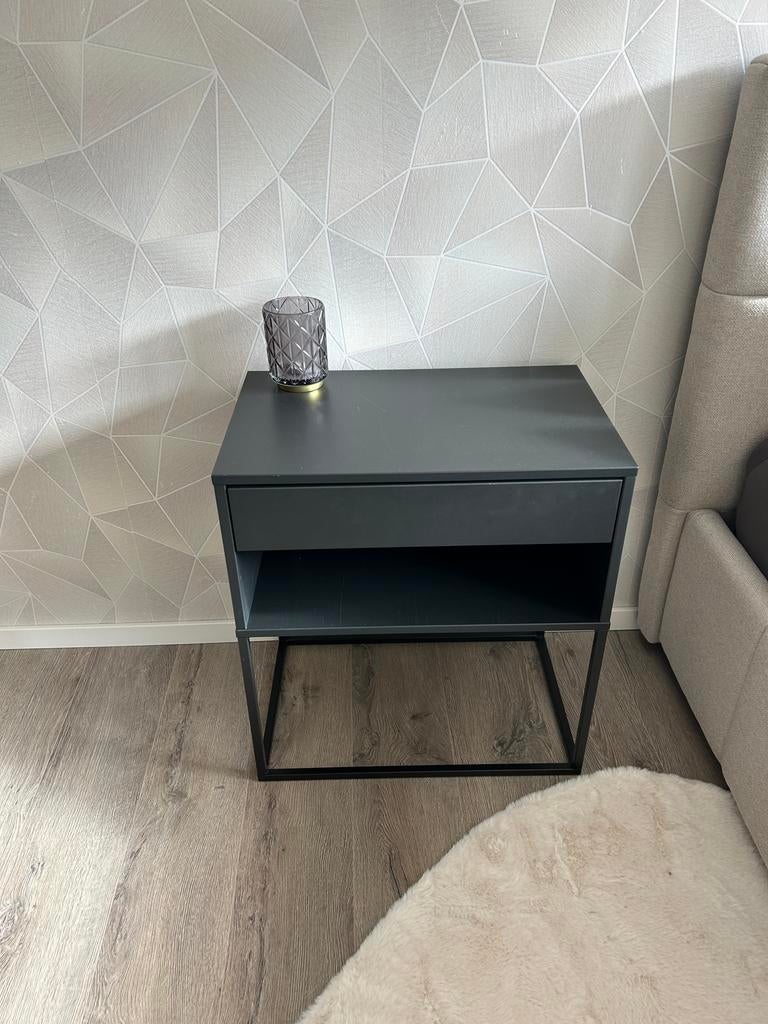 IKEA Vikhammer Nachtkastje - Zwart met Lade, Ophalen, Gebruikt, 55 tot 70 cm, 45 tot 65 cm