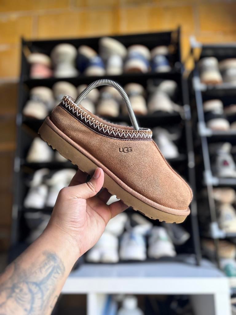 UGG Tazz Slipper Mustard Seed 39 (Gratis Verzending), Ophalen of Verzenden, Zo goed als nieuw, Beige, Sneakers of Gympen