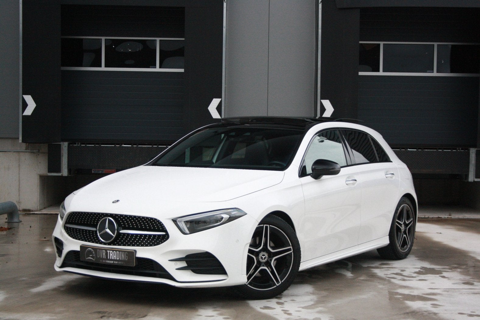 Mercedes-Benz A-Klasse A180 AMG Panoramadak Camera Sfeer NLa, Auto's, Mercedes-Benz, 136 pk, 4 cilinders, Wit, Origineel Nederlands