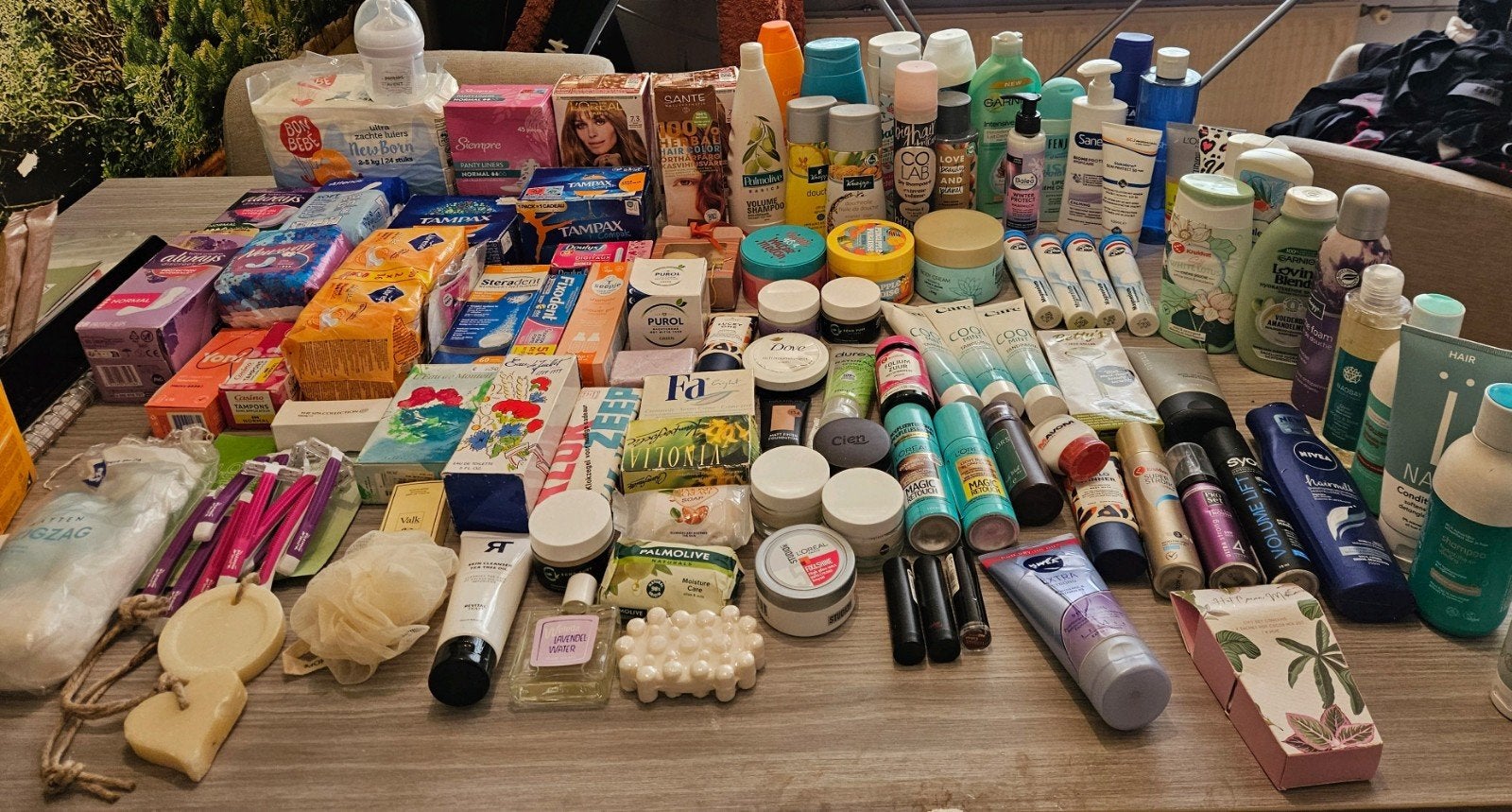 Grote partij verzorgingsproducten en cosmetica, Ophalen, Nieuw, Overige typen