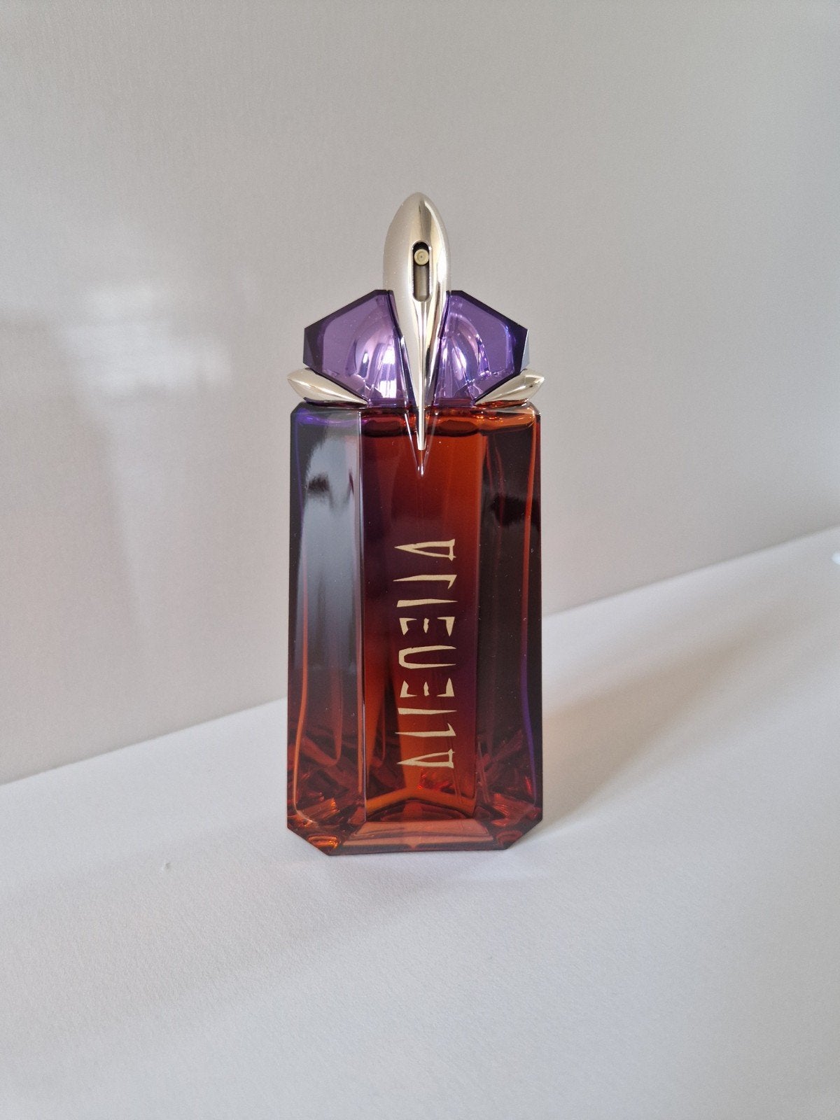 Mugler Alien Eau de Parfum - Mysterieuze geur, Sieraden, Tassen en Uiterlijk, Uiterlijk | Parfum, Ophalen of Verzenden, Nieuw