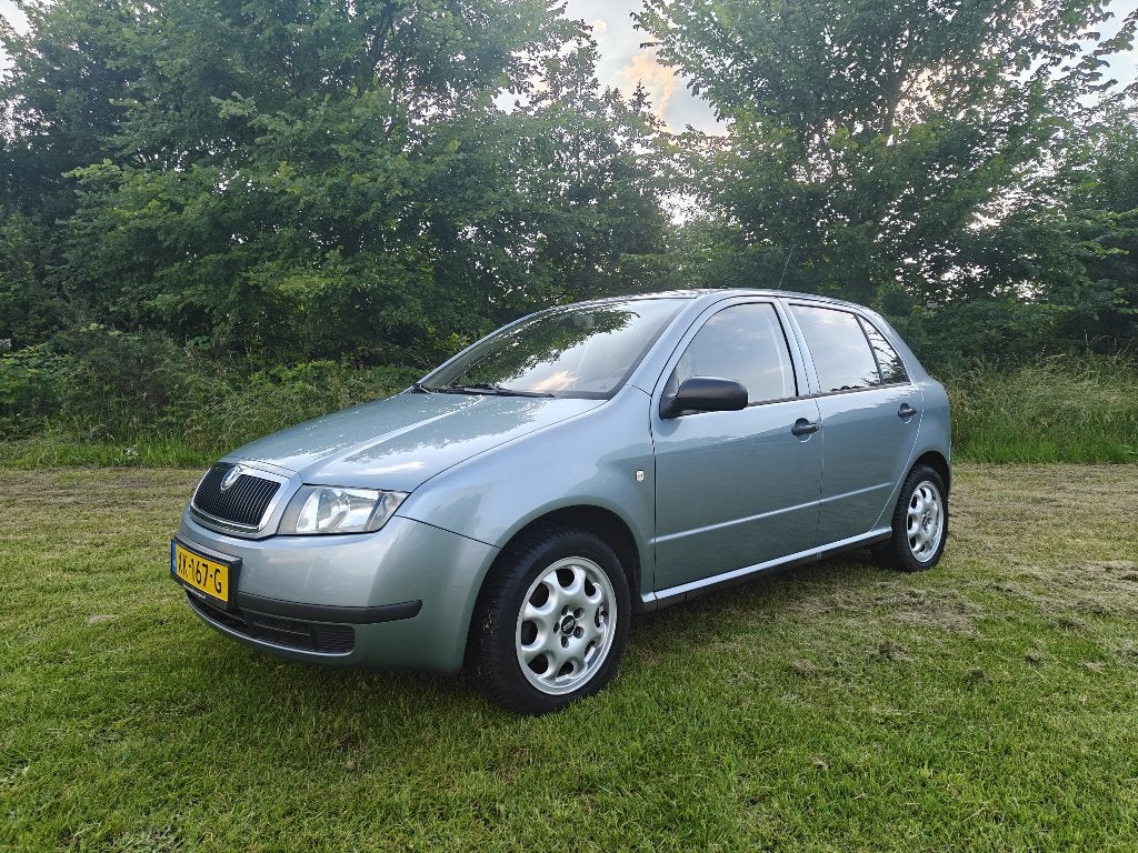 Skoda Fabia 1.4 16V, LAGE KM STAND, AIRCO, APK tot 02/2027, Auto's, Voorwielaandrijving, Zwart, 4 cilinders, Particulier