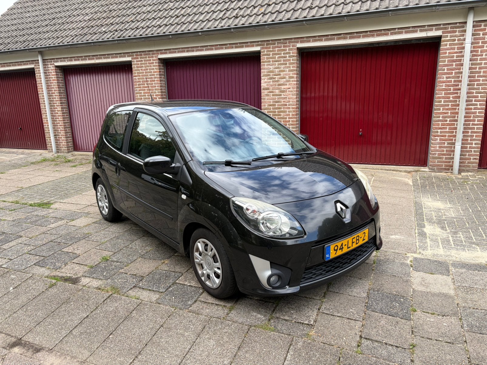 Renault Twingo 1.2 16V 2010 Zwart, 839 kg, Twingo, 4 cilinders, 4 stoelen