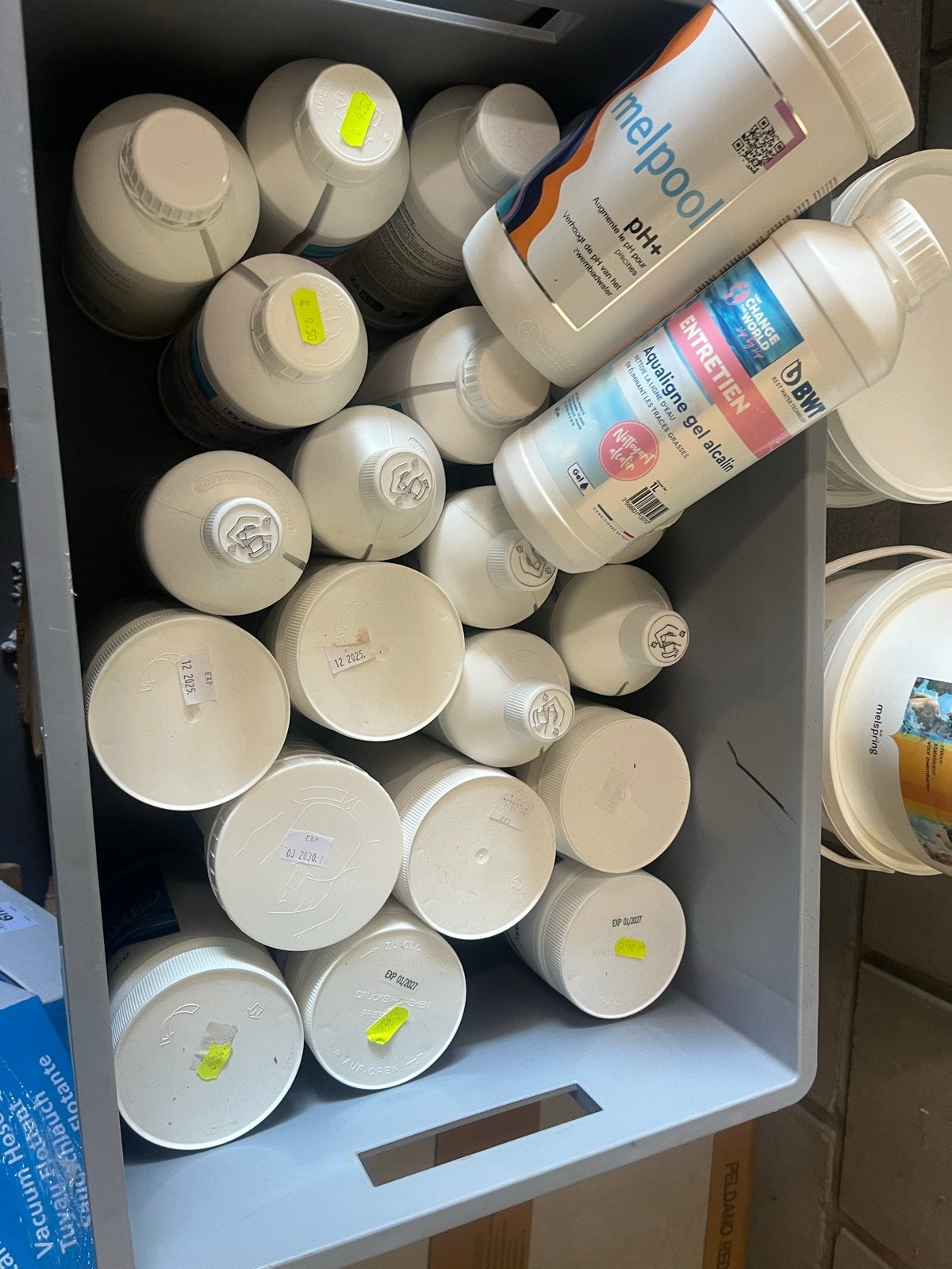 Zwembad chemicaliën: pH+, pH-, chloor en reinigingsmiddel, Ophalen, Gebruikt, Reinigingsmiddel