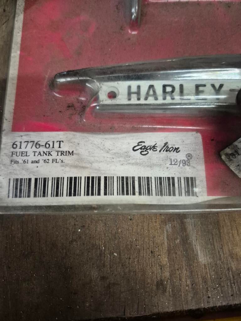 Harley Davidson Brandstoftank Trim 61776-61T (1961-1962 FL), Ophalen of Verzenden