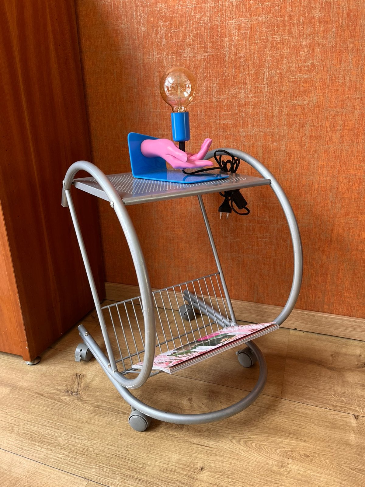 Bijzettafeltje / trolley, Ophalen, Zo goed als nieuw