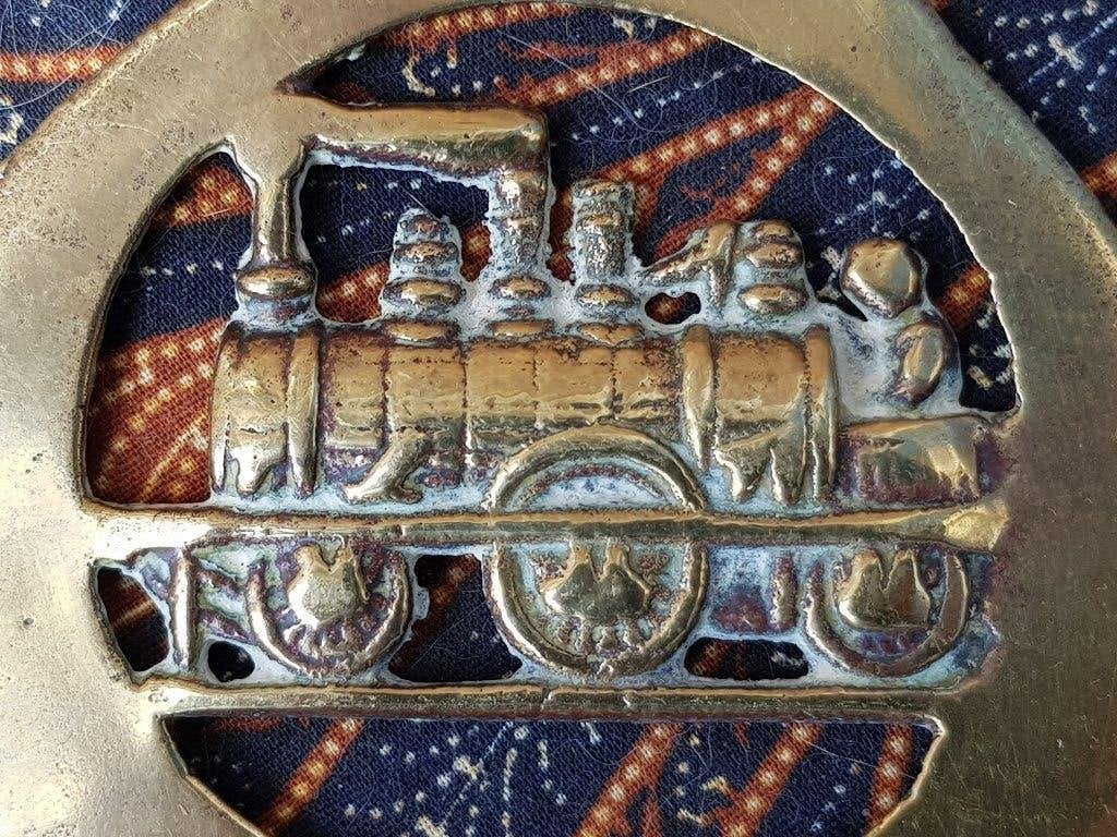 Mooi antiek trein kleppermannetje uit Engeland 8,7 cm., Antiek en Kunst, Antiek | Koper en Brons, Ophalen of Verzenden, Koper