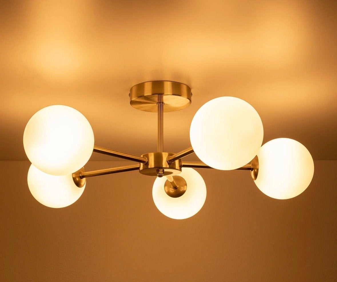 Moderne Plafondlamp met 5 Melkglazen Bollen - Nieuw, Modern, Nieuw, Ophalen of Verzenden, Glas