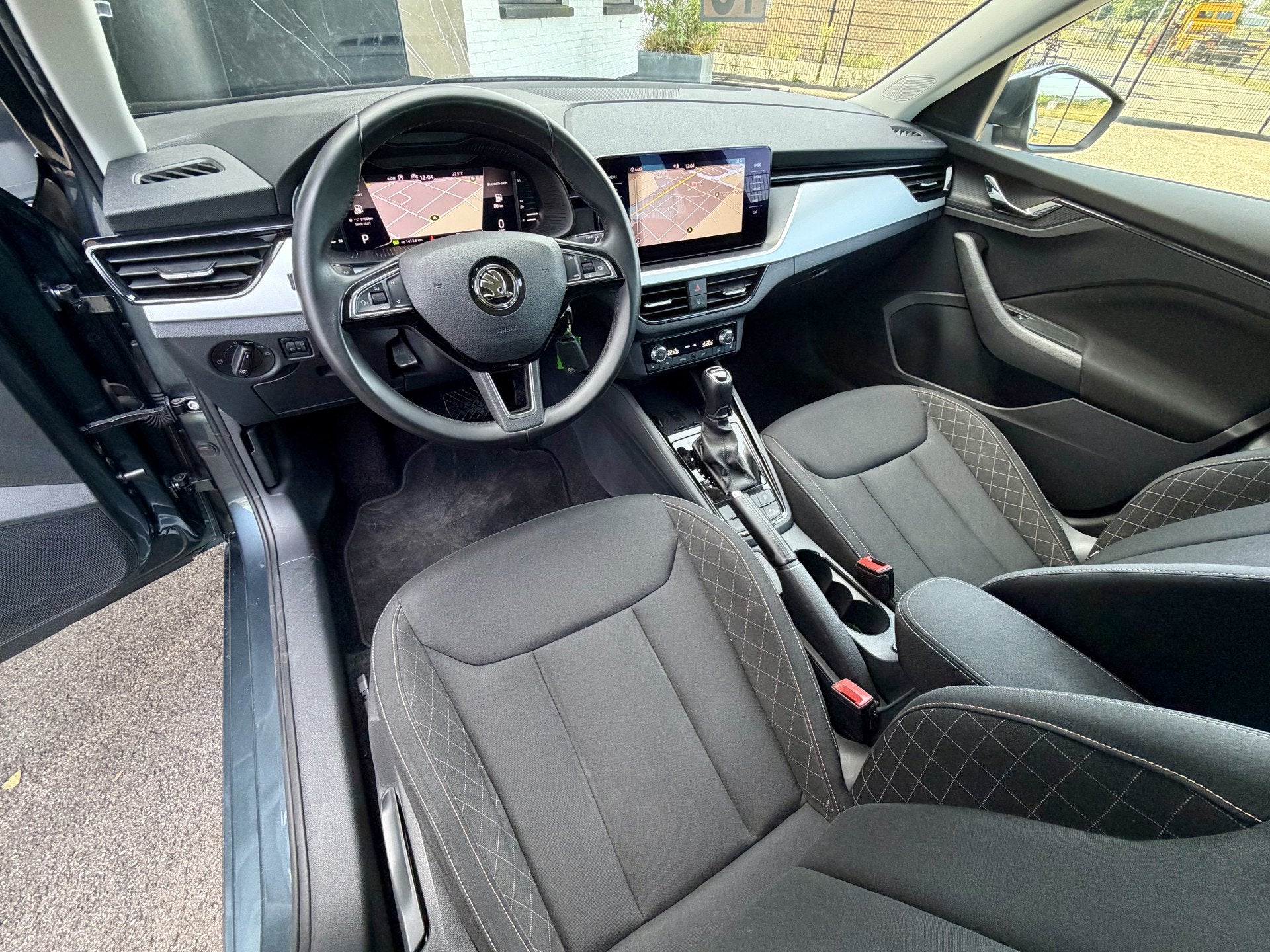 Skoda Kamiq 1.0 TSI Ambition DSG Navi|Carplay|Cruis|LED|Trek, Stof, Gebruikt, Huisgarantie, Met garantie (alle)