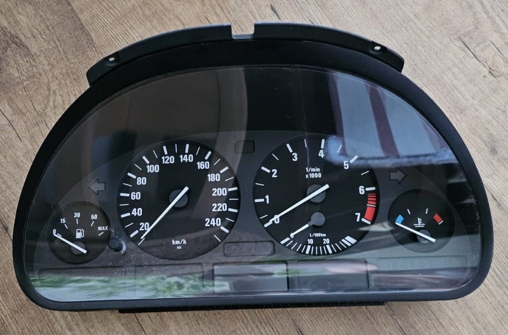 Tellerbak BMW 5-serie E39, Ophalen, Gebruikt, BMW