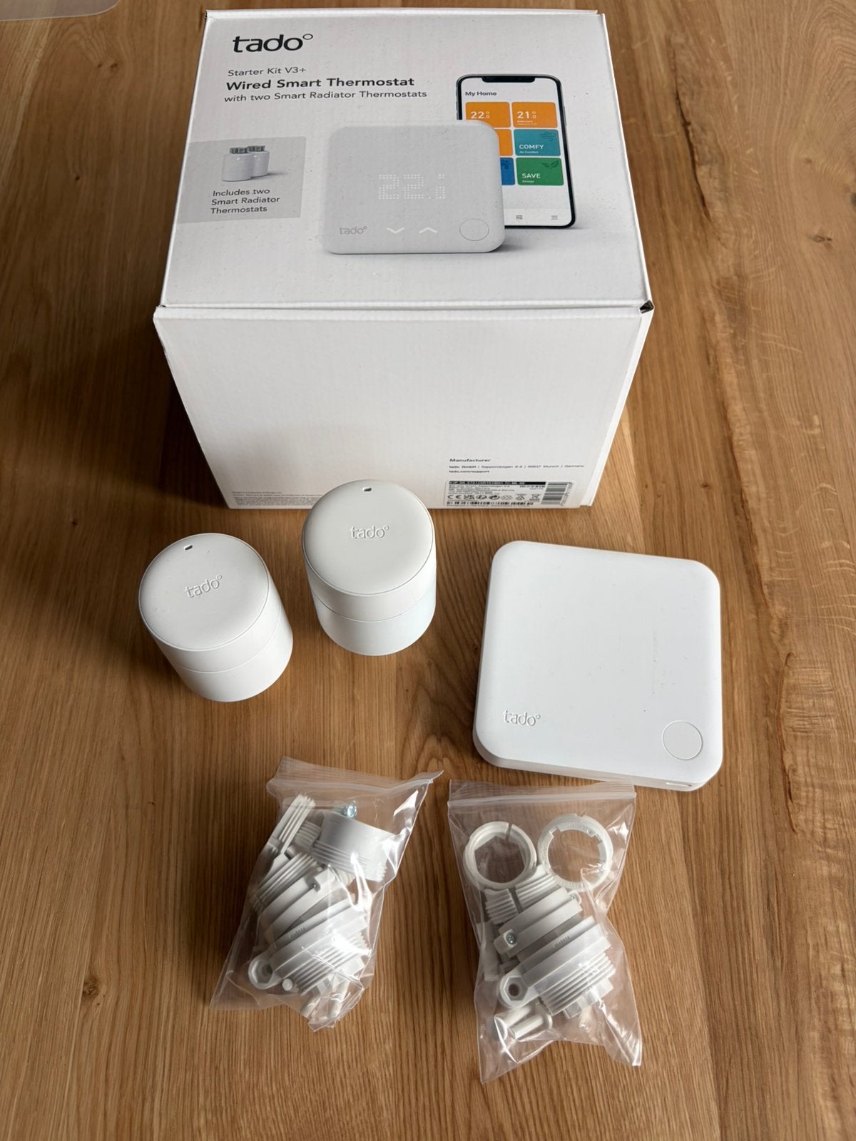 Tado thermostaat (bedraad) en 2 slimme radiator knoppen, Ophalen of Verzenden, Slimme thermostaat, Gebruikt
