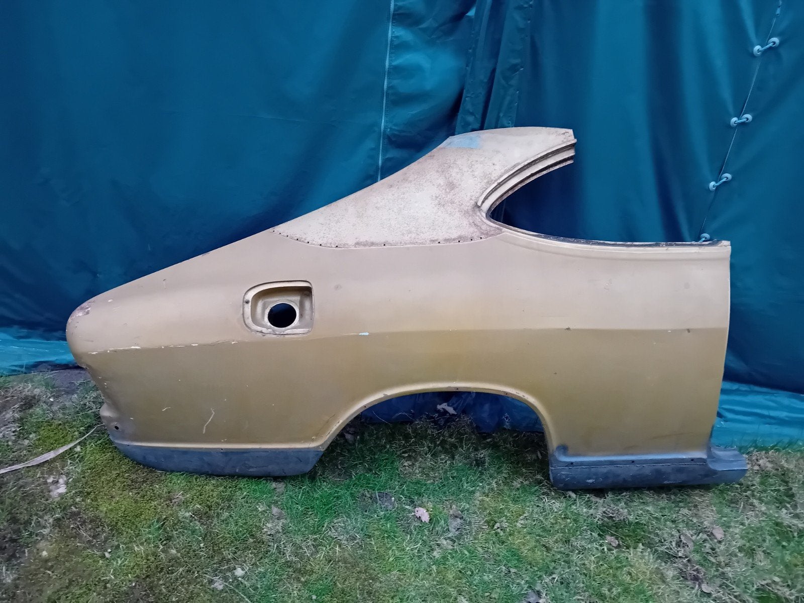 Opel oldtimer plaatwerk, Ophalen, Opel, Motorkap