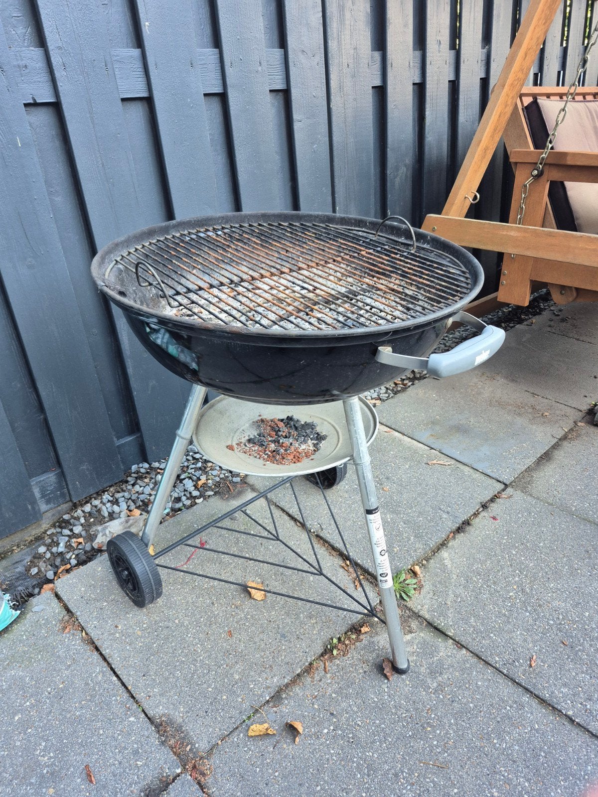 Grote gebruikte BBQ met wieltjes en deksel, 50 cm, Ophalen, Gebruikt, Weber