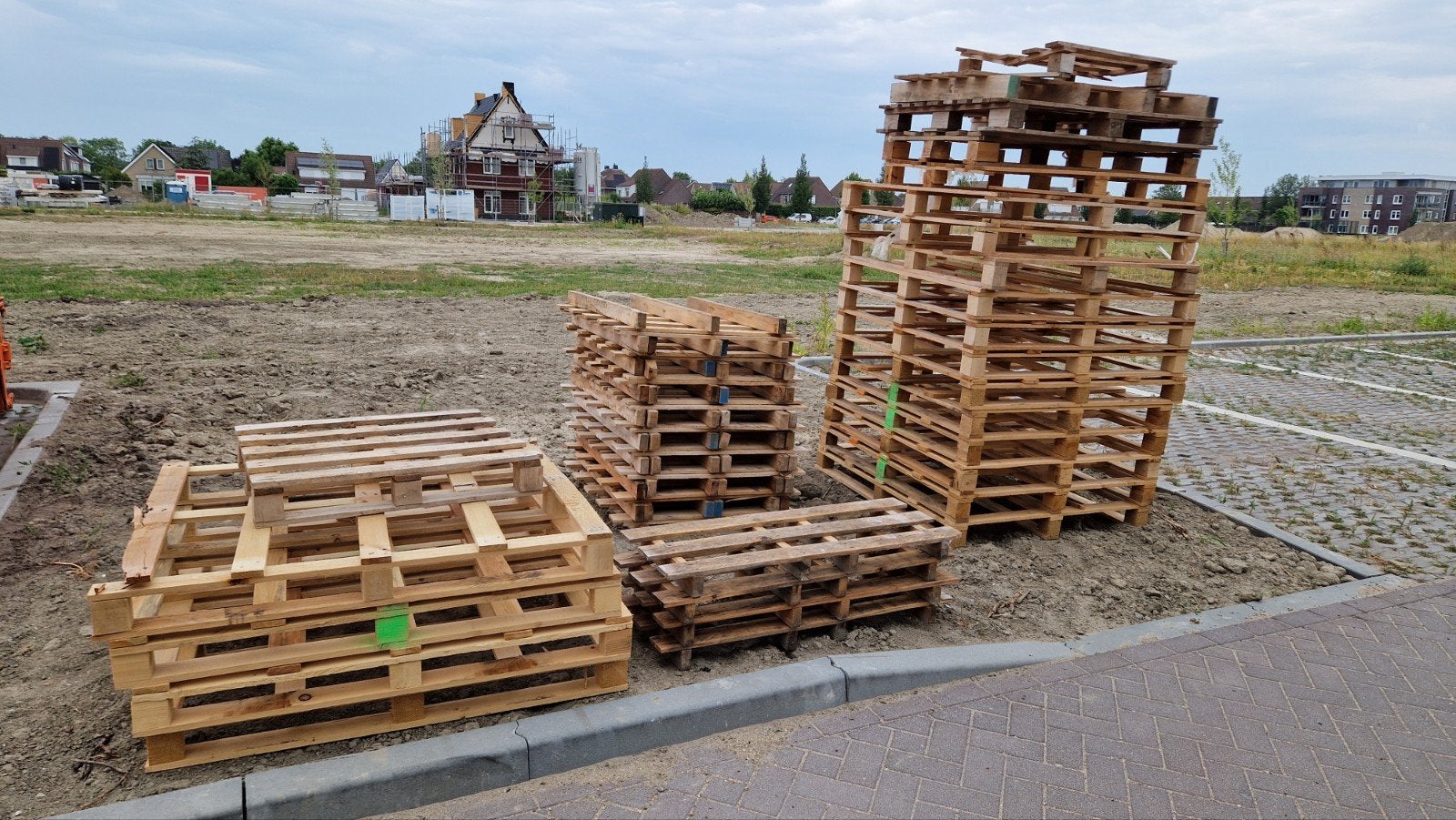 Gratis af te halen, stapel pallets, Minder dan 3 m³, Ophalen