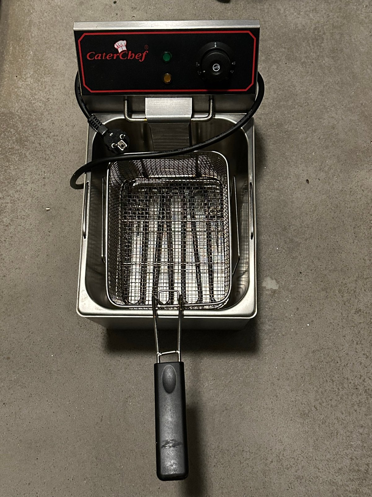 CaterChef Friteuse - Compact en Efficiënt, Minder dan 1 liter, Ophalen of Verzenden, Gebruikt, Uitneembare binnenpan