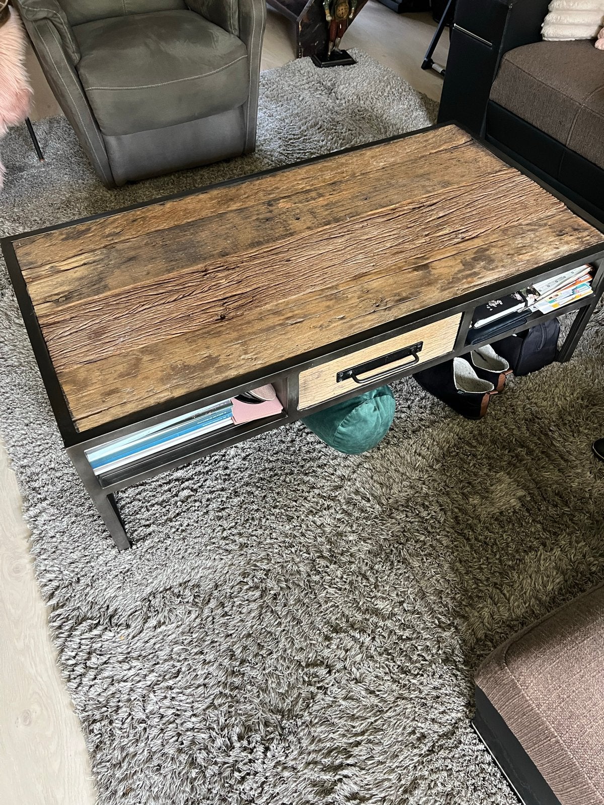 Robuuste salontafel van oud hout en metaal, Huis en Inrichting, Gebruikt, 50 tot 100 cm, 100 tot 150 cm, Ophalen of Verzenden