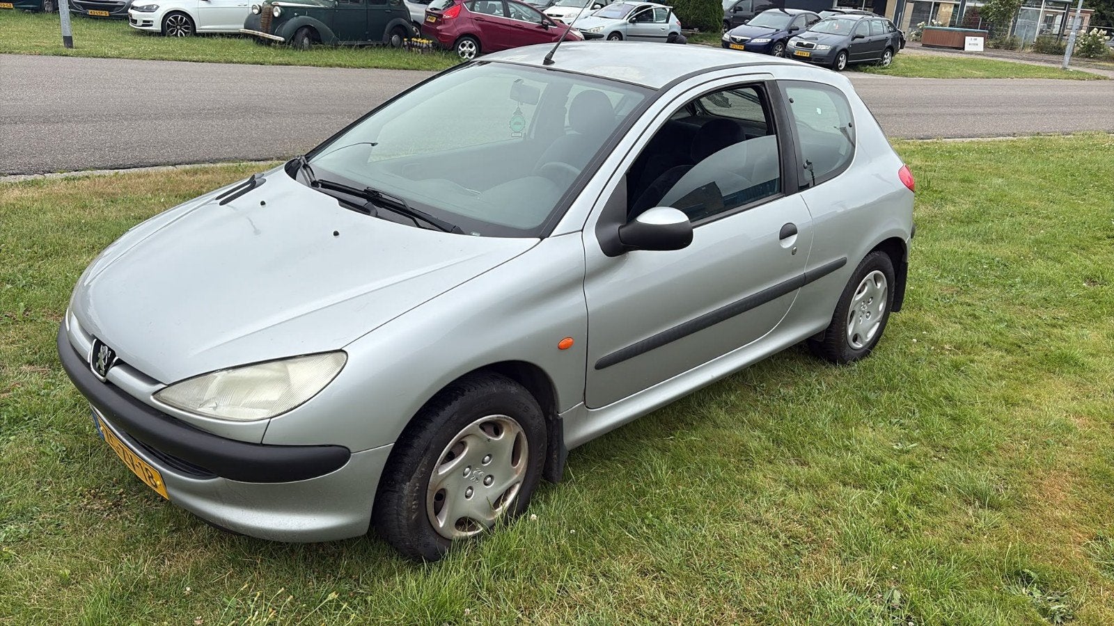 Peugeot 206 1.4 3D AUT 1999 Grijs, Auto's, Particulier, 1100 kg, Zilver of Grijs, 955 kg