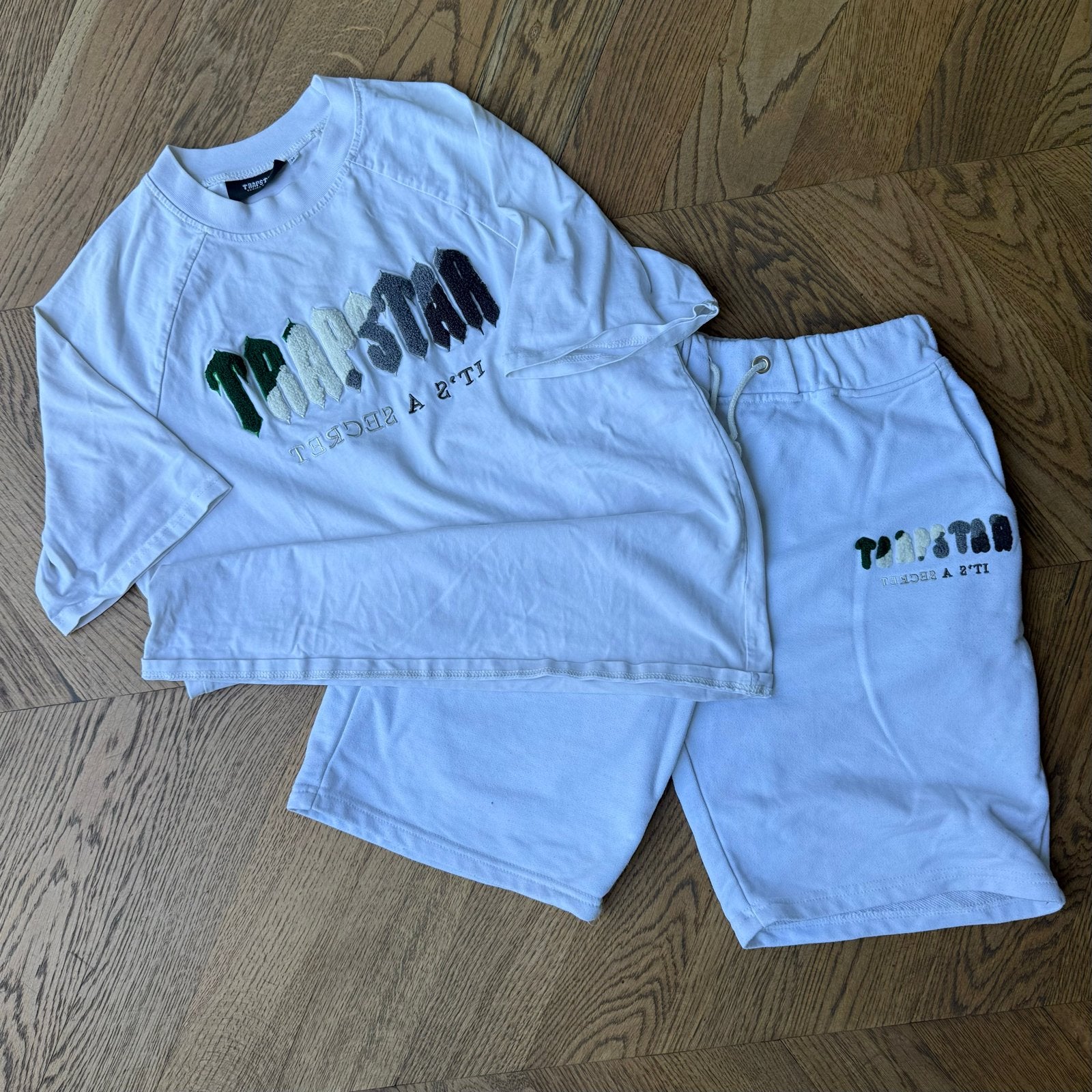 Trapstar T-shirt en korte broek set - Wit, Ophalen of Verzenden, Gedragen