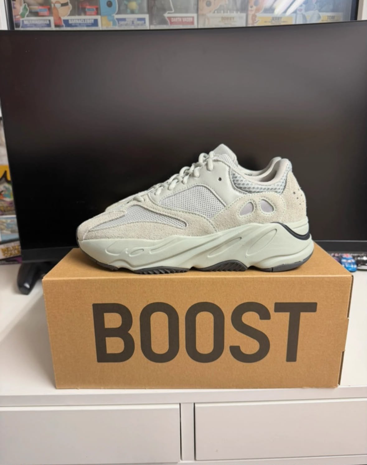 (VERKOCHT) Yeezy 700 Salt // EU42.5, Kleding | Heren, Schoenen, Ophalen of Verzenden, Zo goed als nieuw