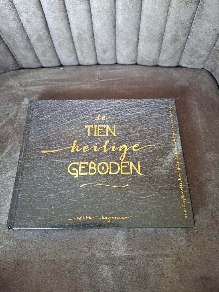 De Tien Heilige Geboden - Edith Hagenaar, Ophalen of Verzenden, Zo goed als nieuw, Edith Hagenaar, Christendom | Katholiek