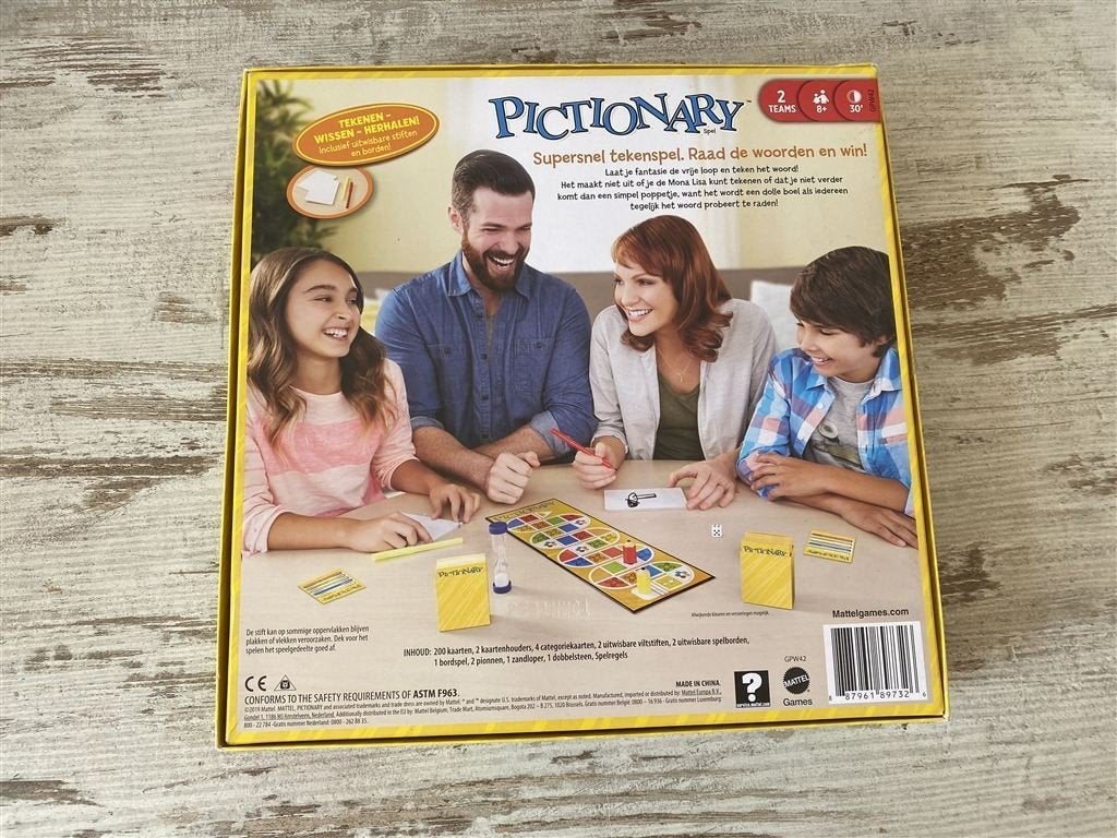 Pictionary supersnel tekenspel gele vierkante doos [s492], Verzenden, Zo goed als nieuw