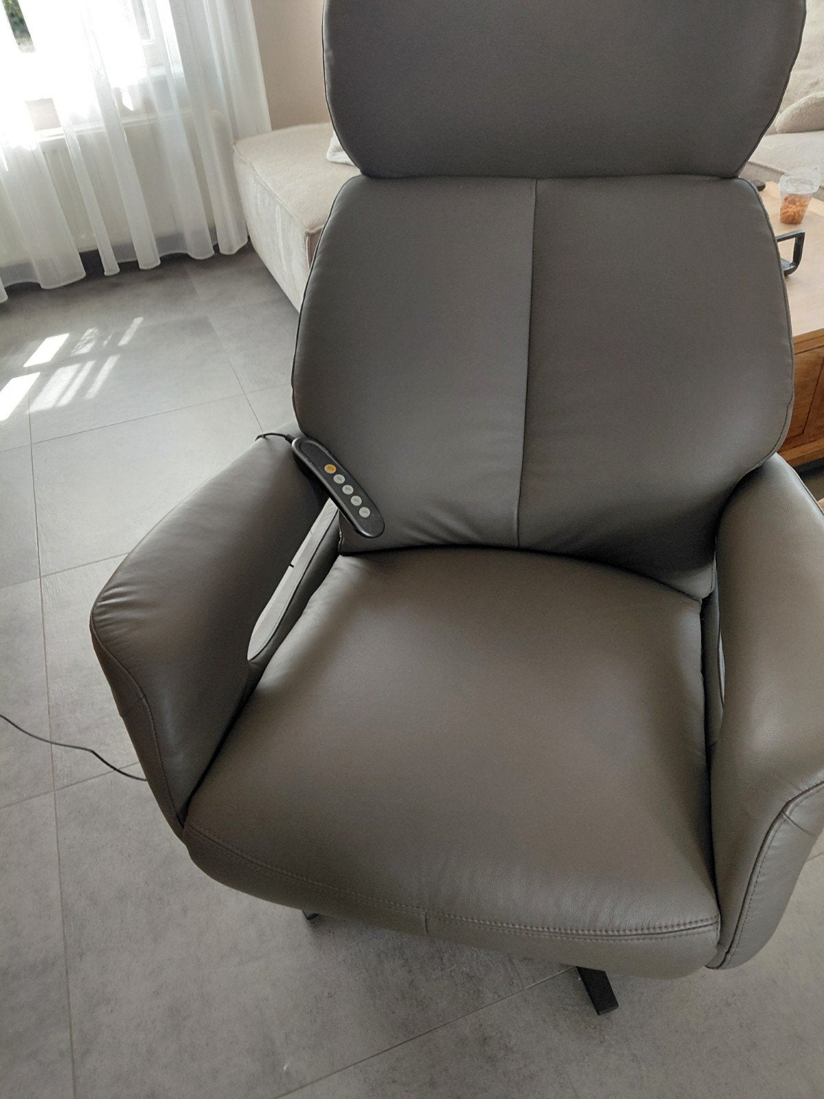 oplaadbaren  electrische fauteuil, Ophalen of Verzenden, Zo goed als nieuw, 75 tot 100 cm, 50 tot 75 cm