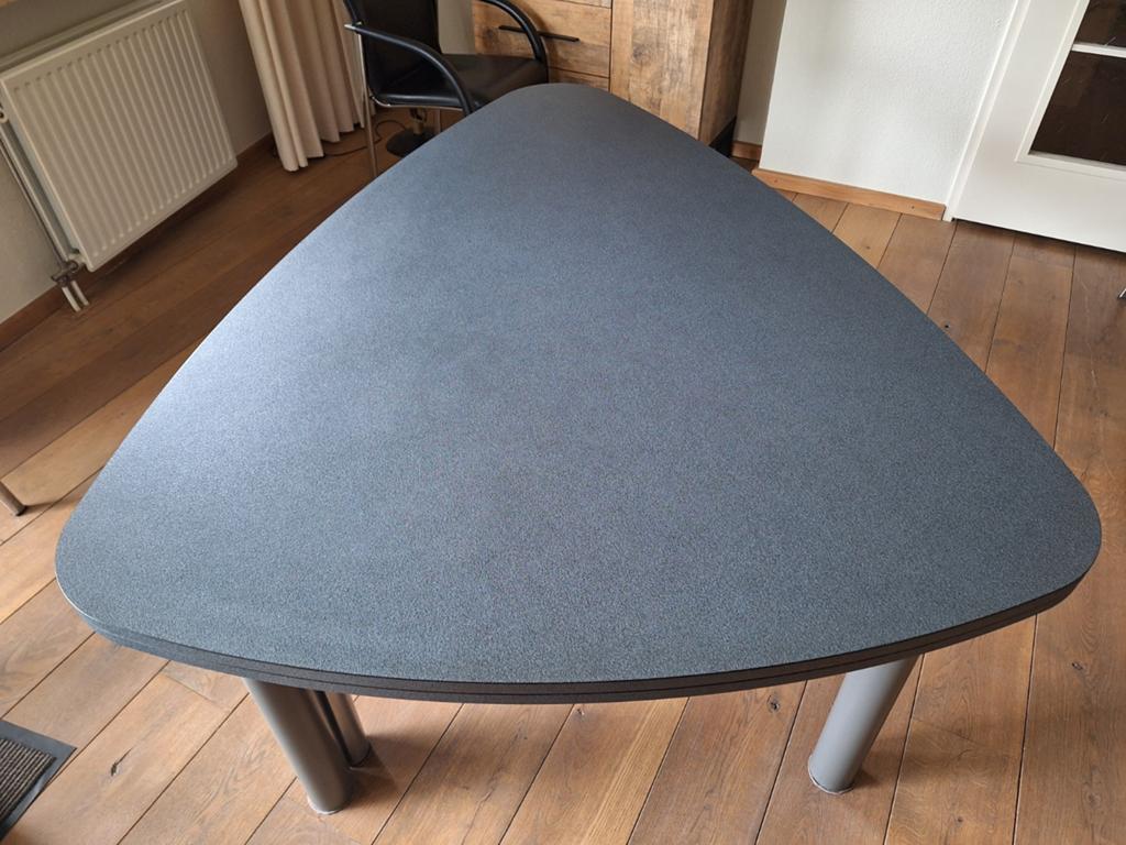 Design vlindertafel van Castelijn, uitschuifbaar, Huis en Inrichting, Tafels | Eettafels, Ophalen, Overige materialen, Modern design