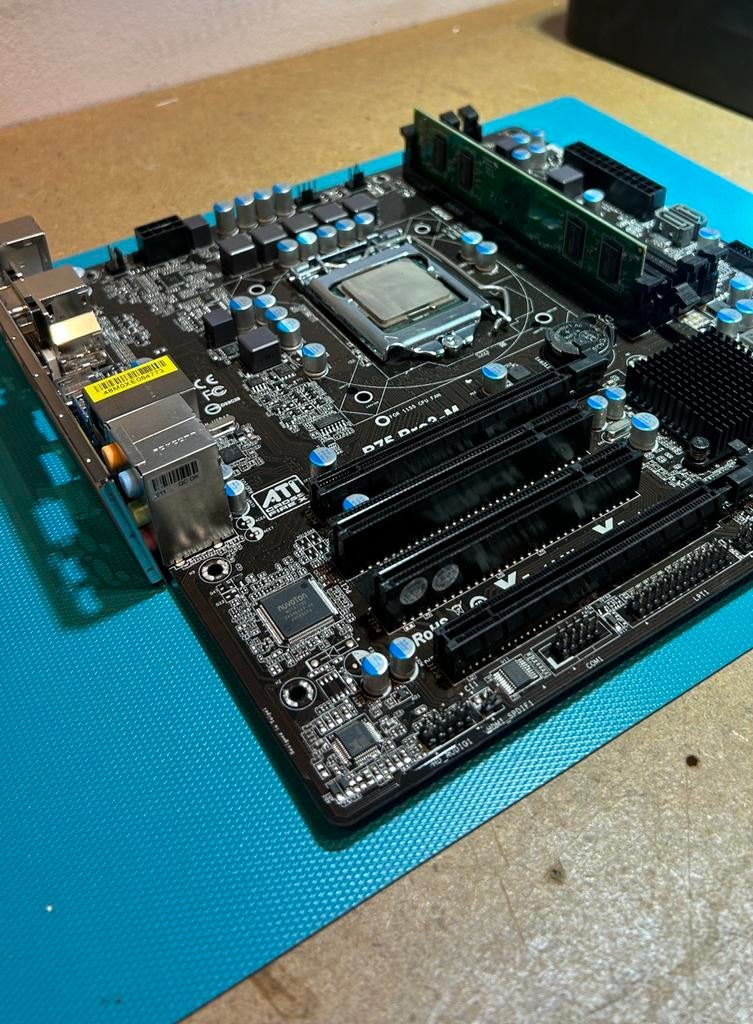 Asrock B75 Pro3-M Intel i3 2x3,3 4GB Ram, Computers en Software, Moederborden, Ophalen of Verzenden, Zo goed als nieuw, DDR3
