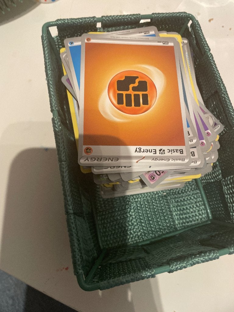 Bakje+heel veel pokemon kaarten, Ophalen of Verzenden, Zo goed als nieuw, Meerdere kaarten