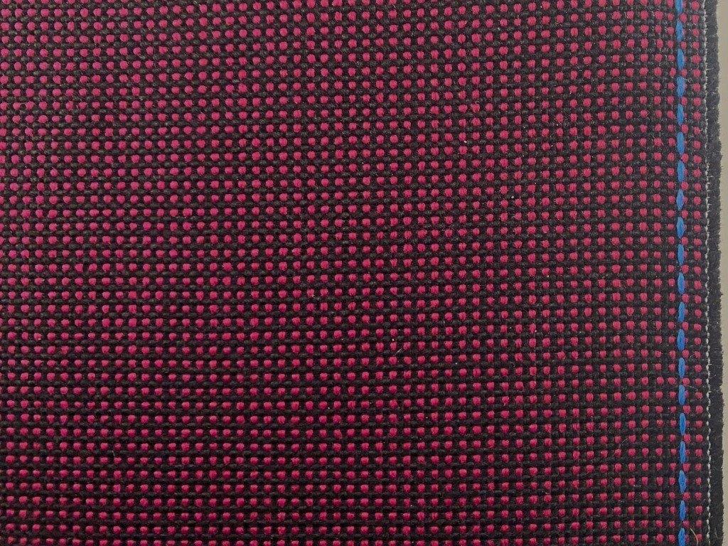 Kvadrat Pro; fuchsia roze+zwart; 8 mtr meubelstof; NU 45€ pm, Overige materialen, 120 cm of meer, Ophalen of Verzenden, Roze