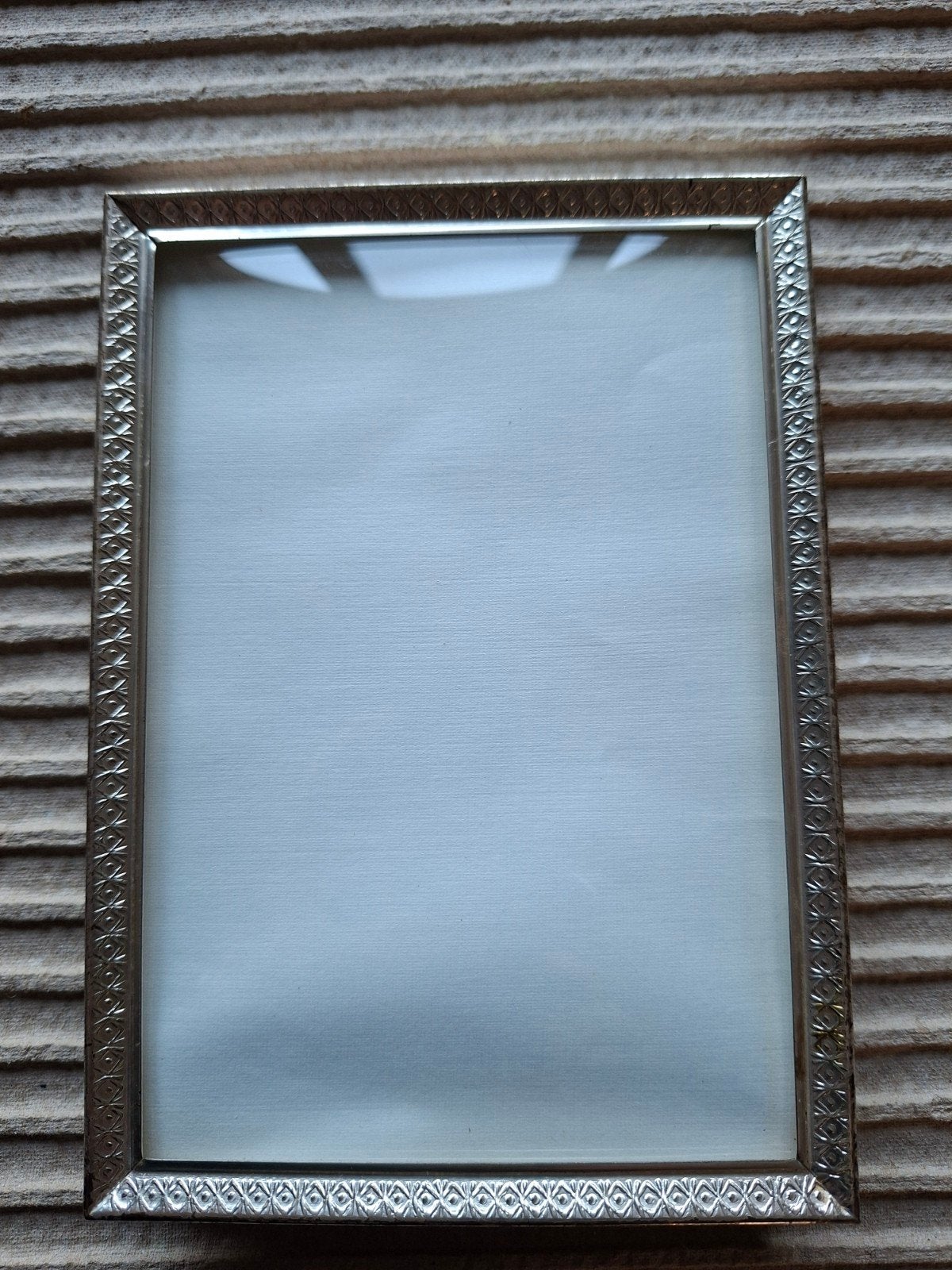 Zilverkleurige fotolijst met bol glas, Gebruikt, Met glas, Ophalen of Verzenden, Fotolijst
