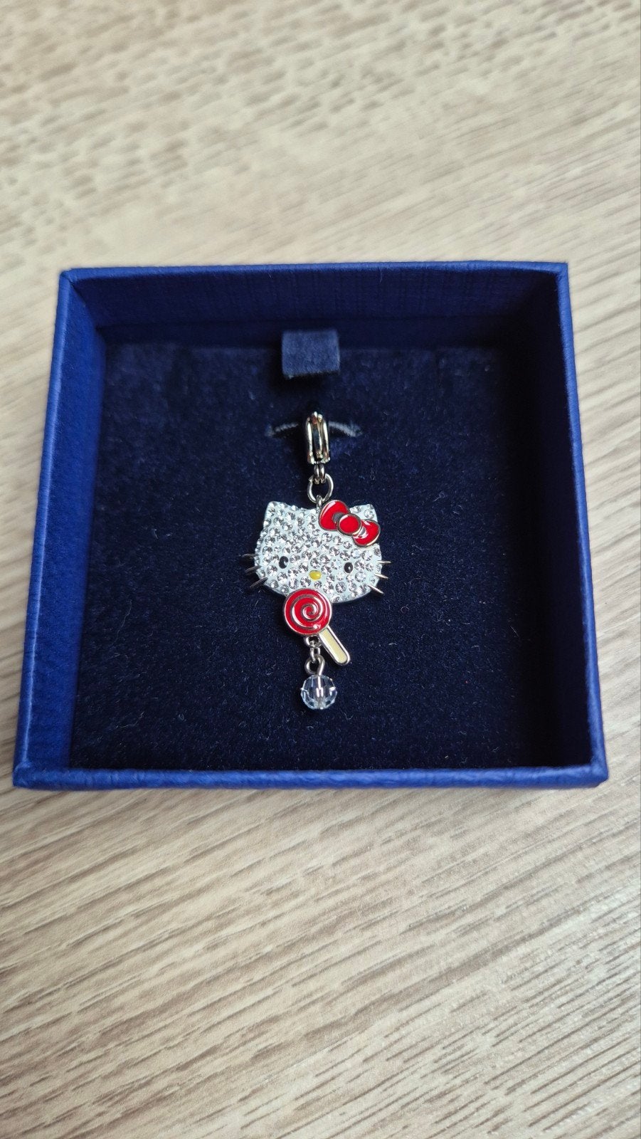 Swarovski Hello Kitty bedel, Overige merken, Overige materialen, Nieuw, Ophalen of Verzenden