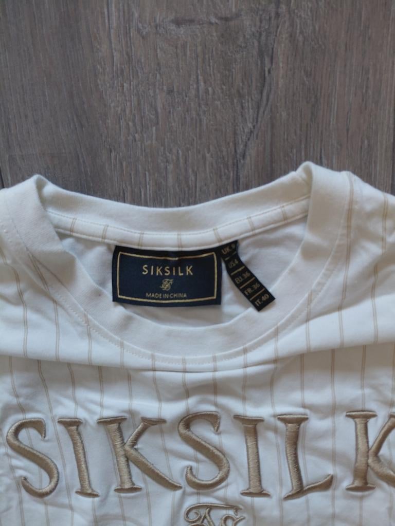 SikSilk Cropped T-shirt met streepjes en logo - Maat S, Kleding | Dames, SikSilk, Wit, Ophalen of Verzenden, Zo goed als nieuw