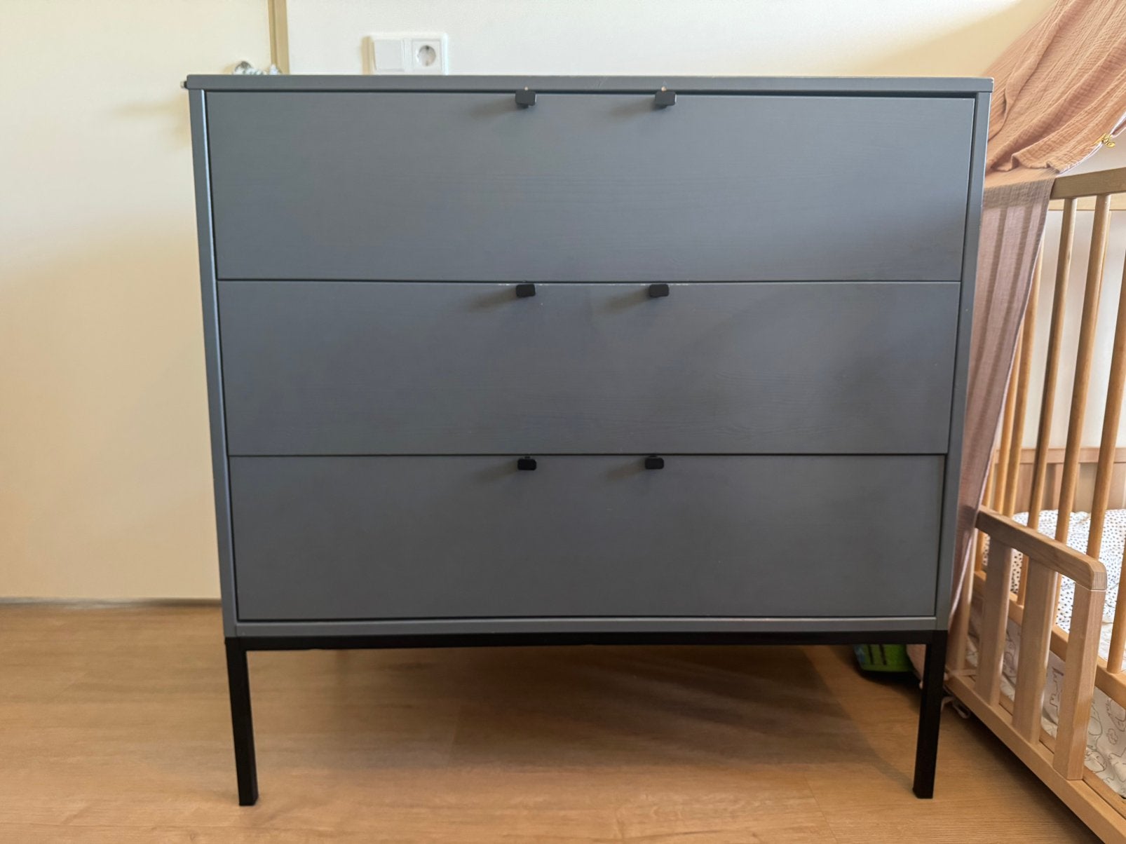 Woood grenen ladekast / commode in kleur grijs, Huis en Inrichting, Ophalen, Gebruikt