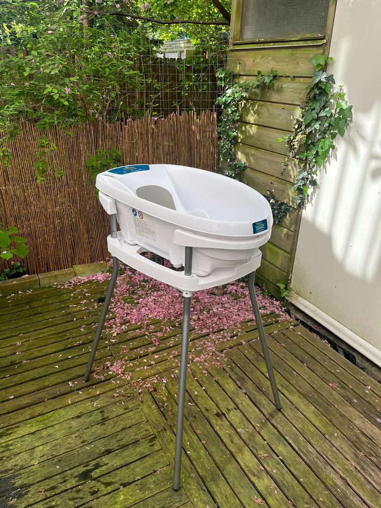 Babybadje met weegfunctie en temperatuurmeter, Kinderen en Baby's, Ophalen, Zo goed als nieuw, Badje, Standaard