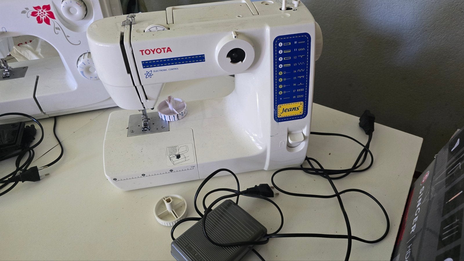 Toyota JFS18 RS Naaimachine - Gebruikt, Hobby en Vrije tijd, Naaimachines en Toebehoren, Ophalen, Gebruikt, Naaimachine, Overige merken