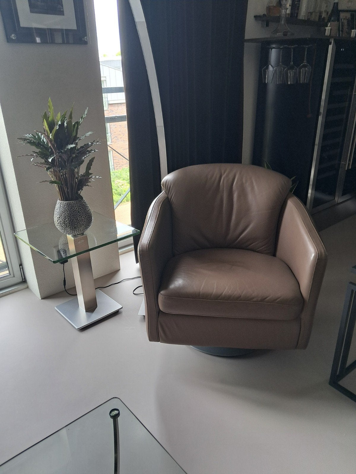 Leren draaibare fauteuil - Comfortabel en stijlvol, Ophalen, Modern, Comfortabel, Gebruikt, 75 tot 100 cm