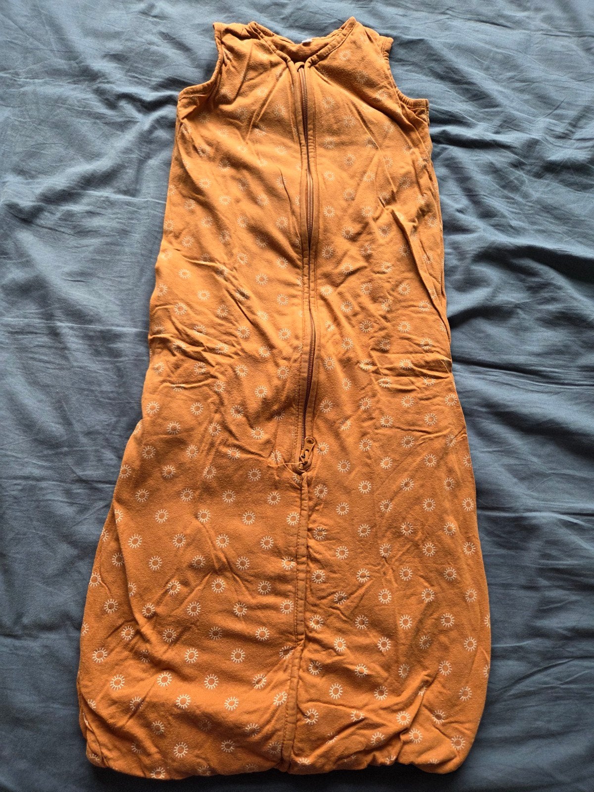 Slaapzak 90cm met zonne-print, Ophalen of Verzenden, Gebruikt, Oranje, Slaapzak