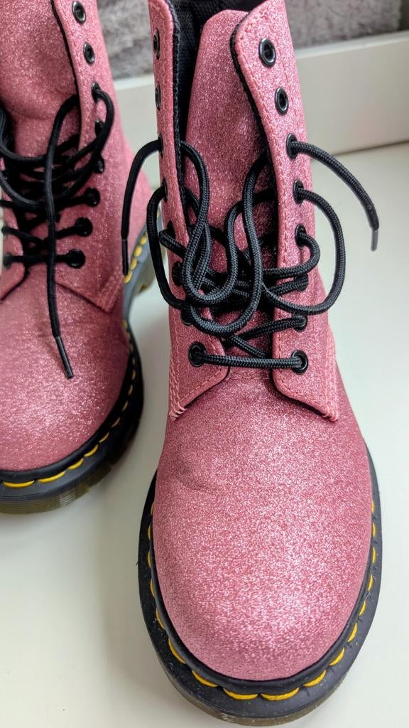 Splinternieuwe Dr Martens roze glitter (Pascal) maat 39, Kleding | Dames, Schoenen, Ophalen, Nieuw, Dr. Martens, Roze