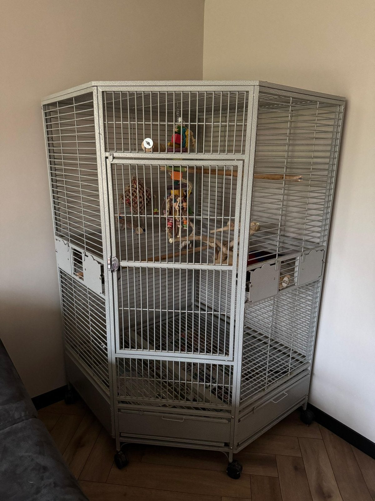 Grote vogelkooi hoek model Keddoc Papegaaienkooi Washington, Ophalen, Gebruikt, Metaal, Vogelkooi