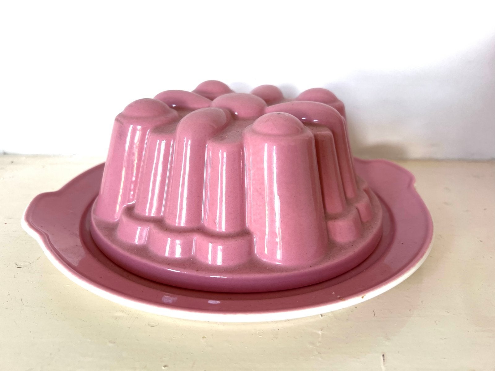 Pastel vintage roze puddingvorm met onderbord, Antiek en Kunst, Ophalen of Verzenden