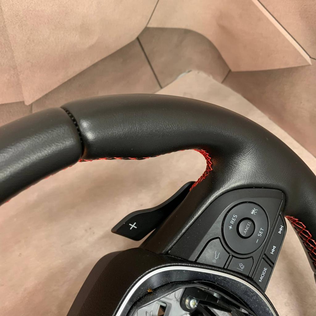 Stuurwiel Stuur Toyota RAV4 Plug-in NIEUW BEKLEED, Auto-onderdelen, Nieuw, Ophalen of Verzenden, Toyota