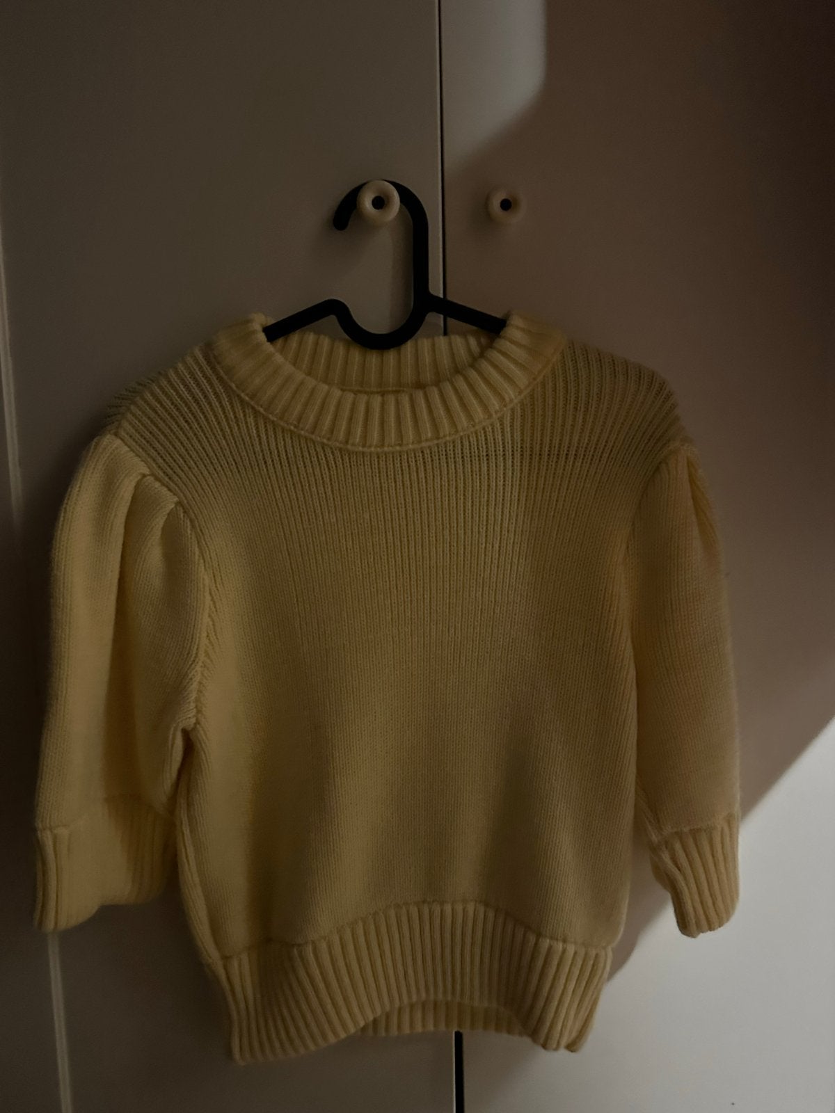 Gele gebreide trui met korte mouwen, Geel, Ophalen of Verzenden, Zo goed als nieuw, Korte mouw